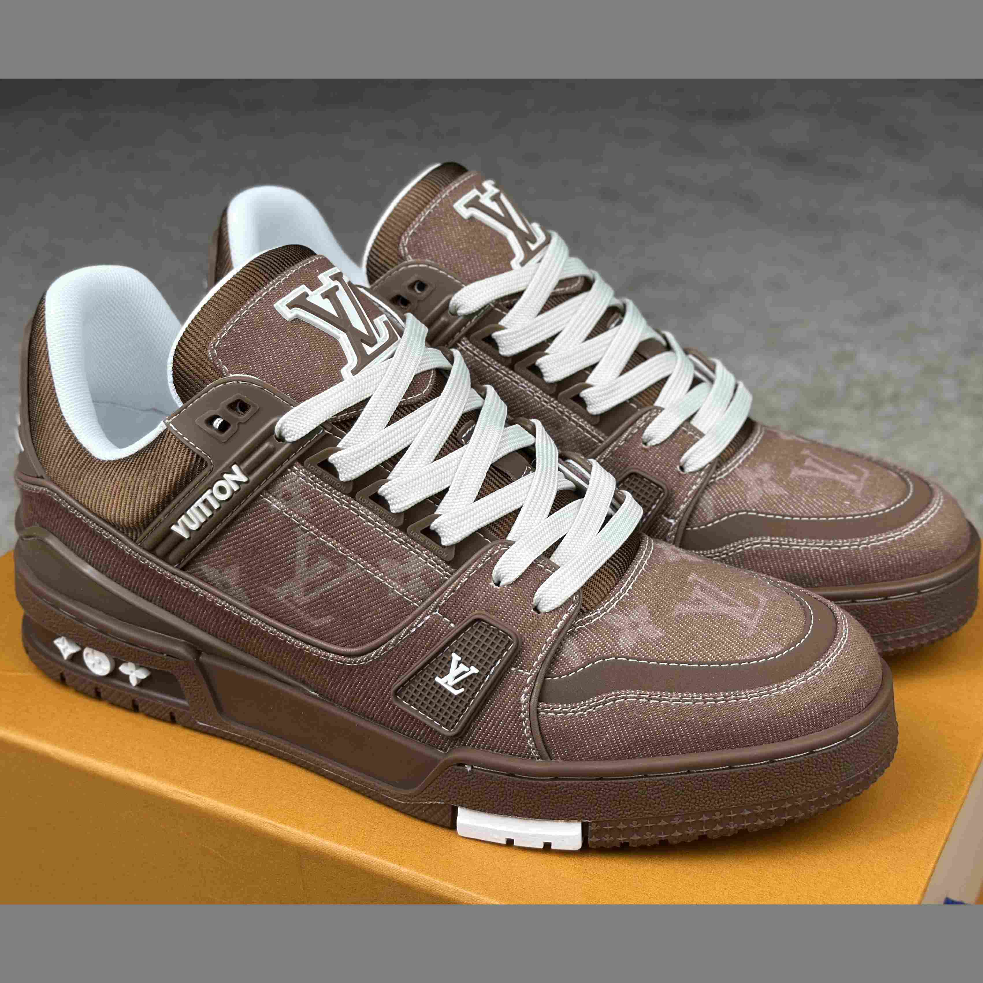 Louis Vuitton LV Trainer Sneaker   1AHT23 - DesignerGu