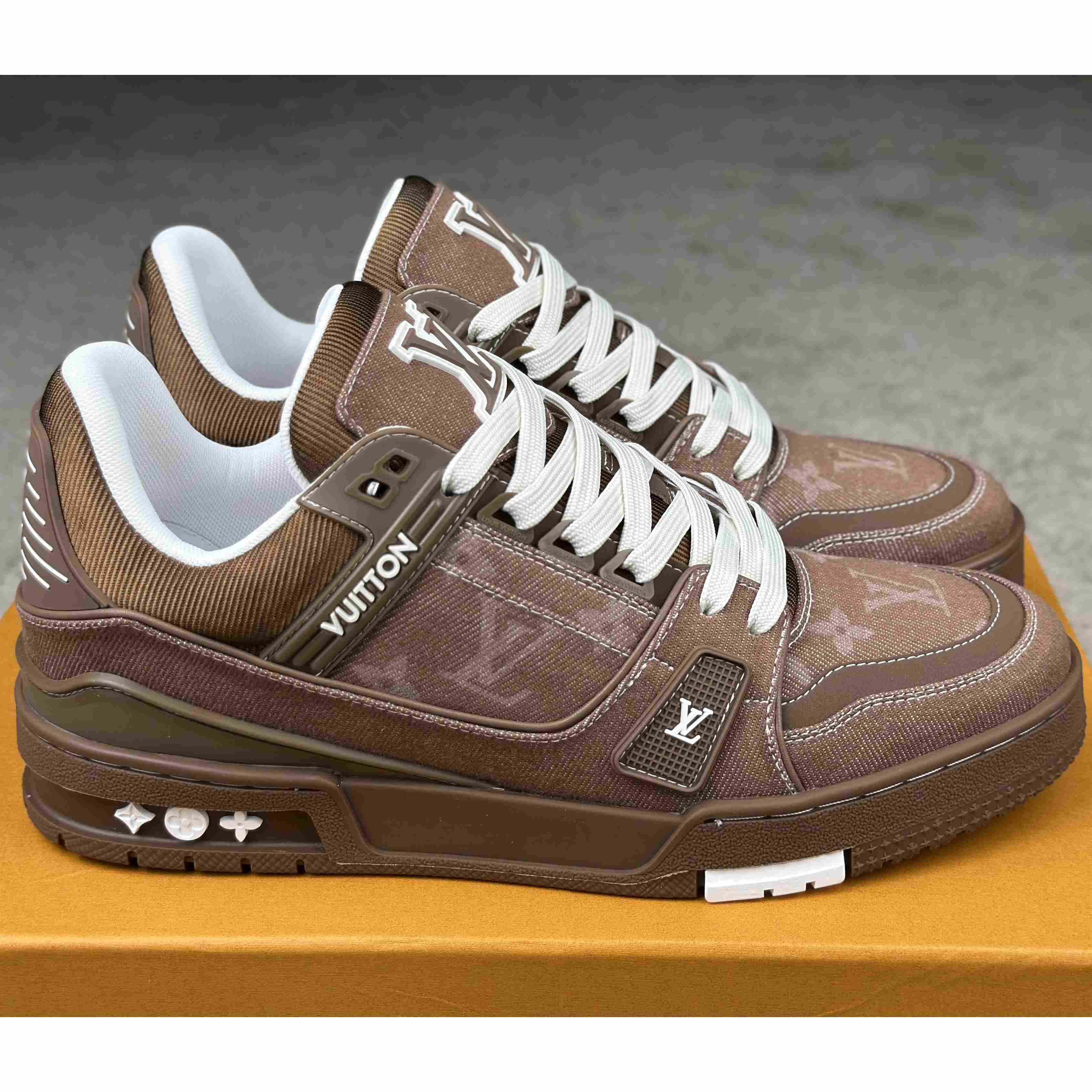 Louis Vuitton LV Trainer Sneaker   1AHT23 - DesignerGu
