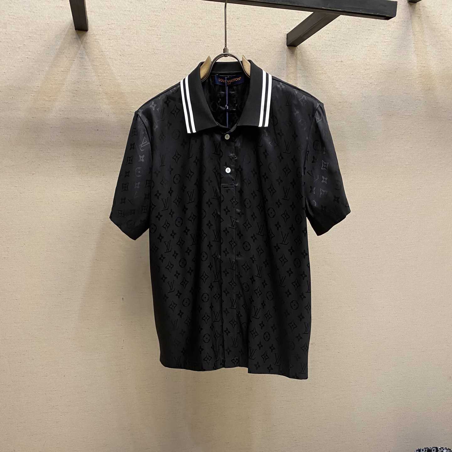 Louis Vuitton Monogram Moire Jacquard Short-Sleeved Silk Shirt   1AGTP7 - DesignerGu