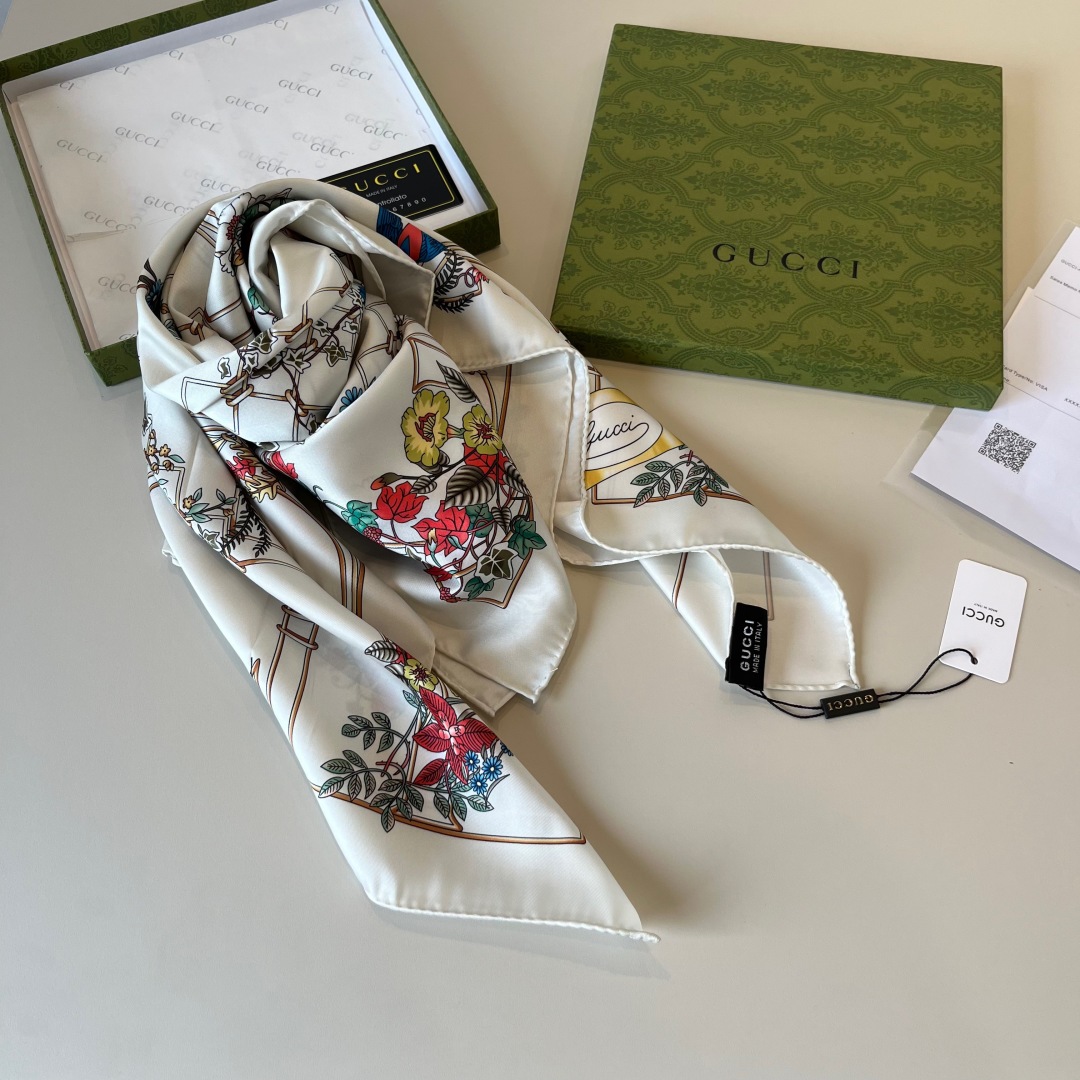Gucci Printed Silk Twill Carré - 