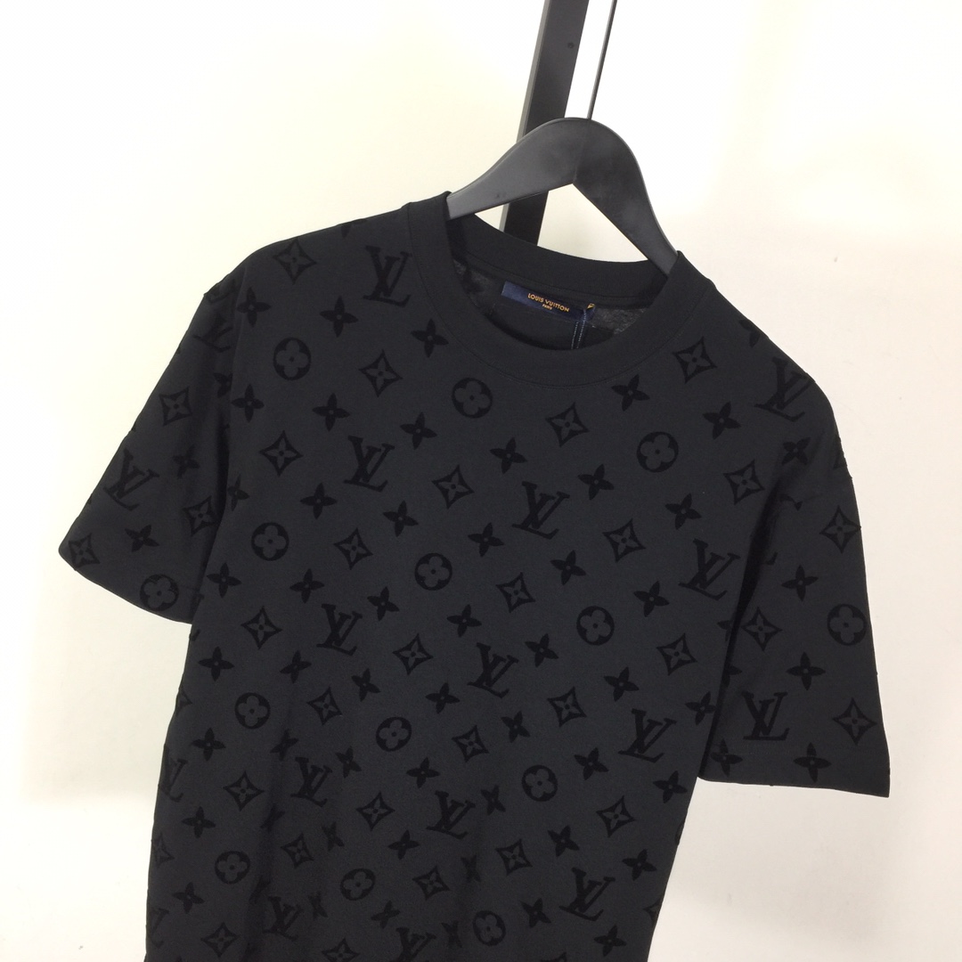 Louis Vuitton Monogram T-shirt - DesignerGu