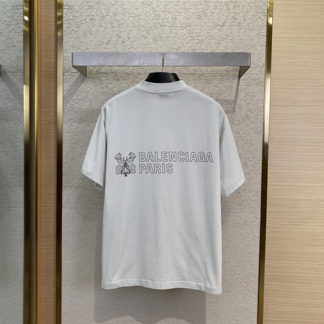 Balenciaga Men's White Oversized Key Crest T-Shirt - DesignerGu