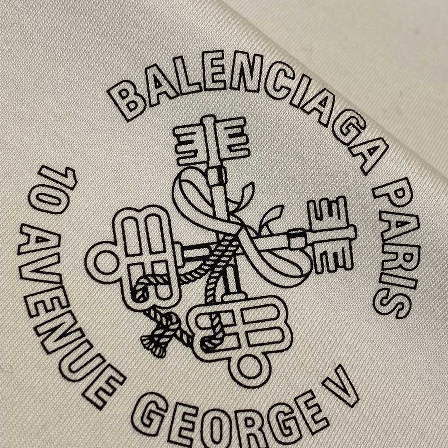 Balenciaga Men's White Oversized Key Crest T-Shirt - DesignerGu