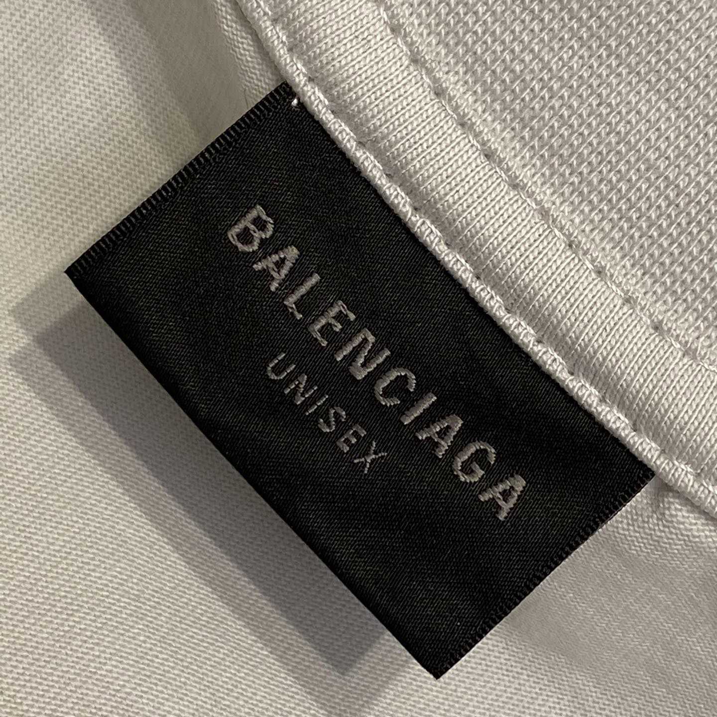 Balenciaga Men's White Oversized Key Crest T-Shirt - DesignerGu