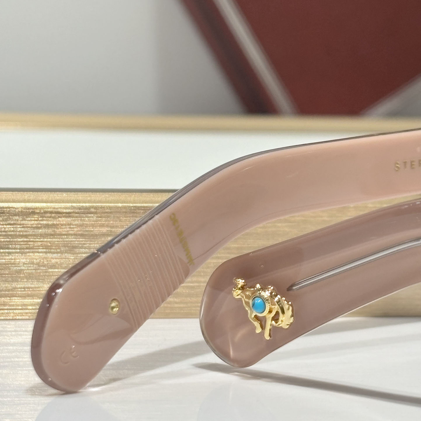 Jacquemus STERETT Sunglasses - DesignerGu