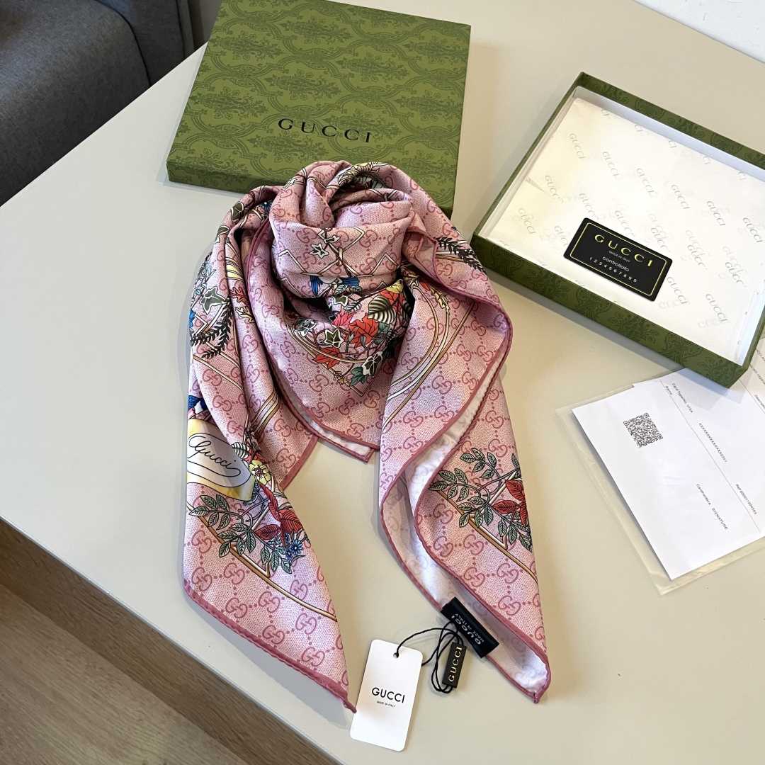 Gucci Printed Silk Carré - DesignerGu