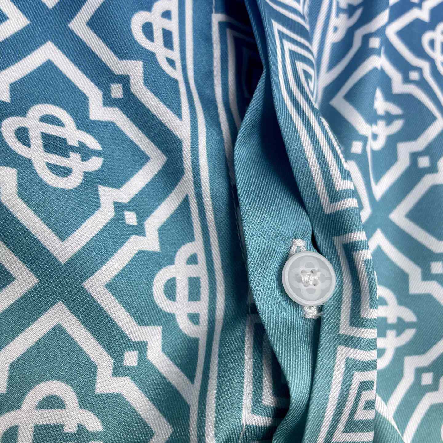Casablanca Gradient-effect Shirt    CA3528 - DesignerGu