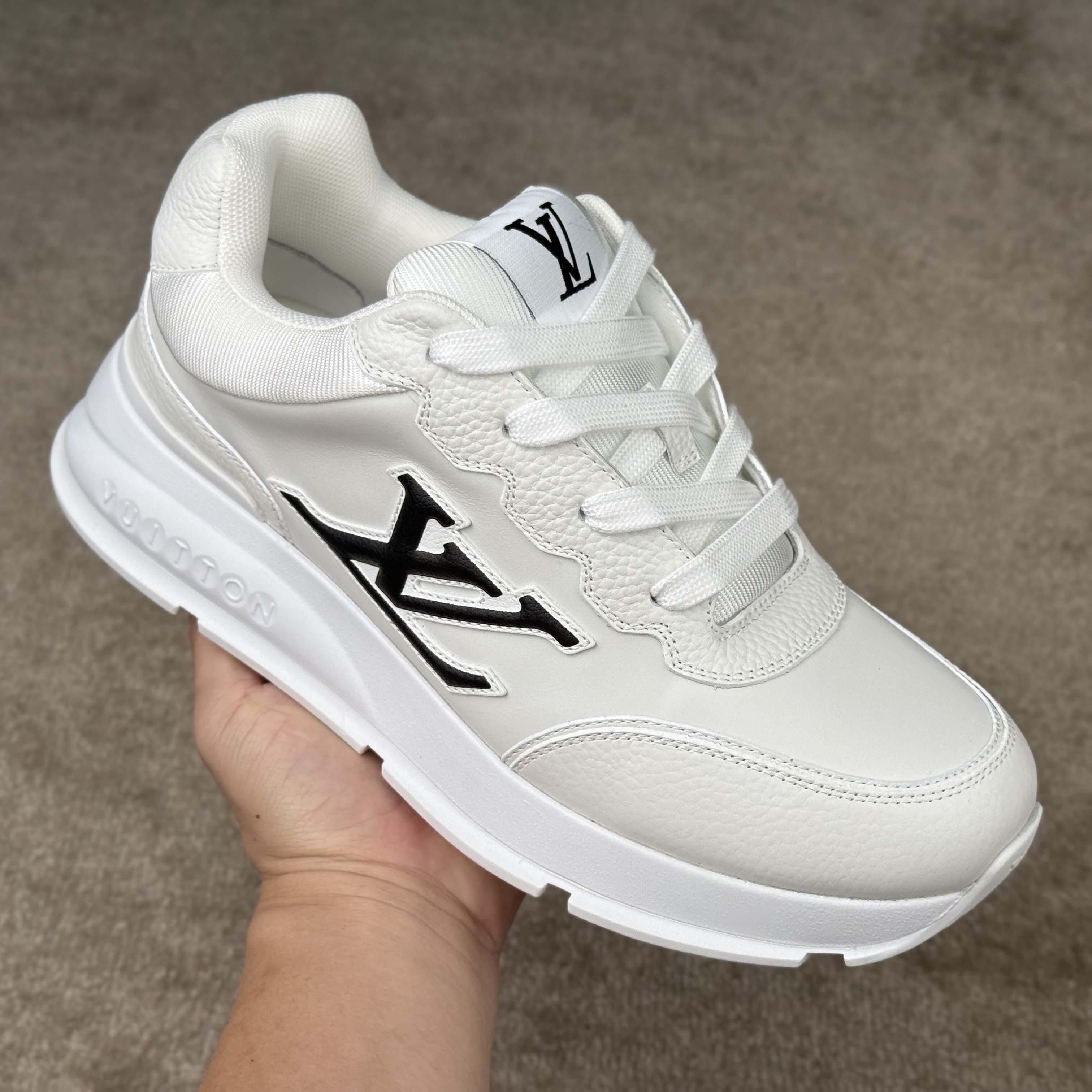 Louis Vuitton LV Classic Sneaker   1AHSTN - DesignerGu