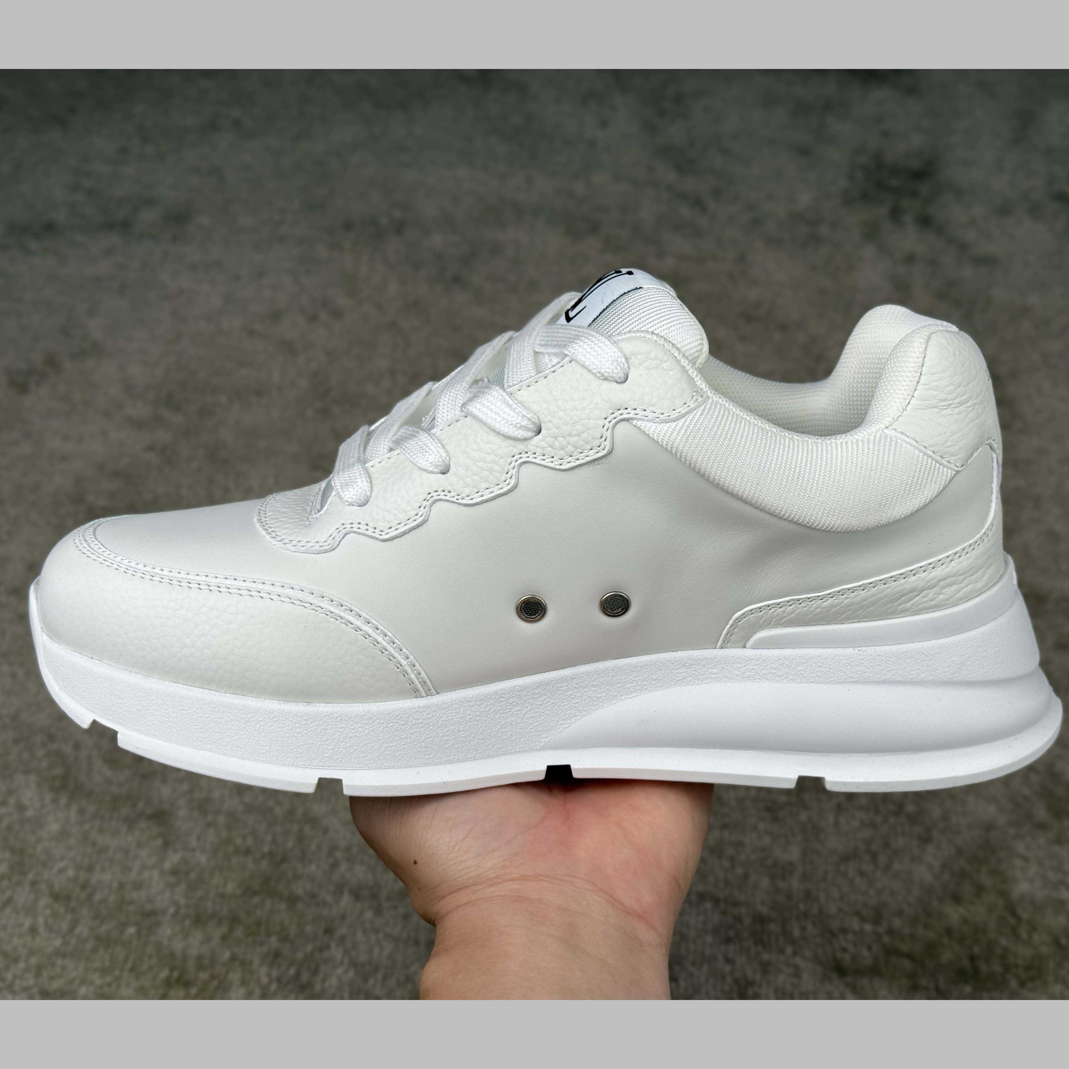 Louis Vuitton LV Classic Sneaker   1AHSTN - DesignerGu
