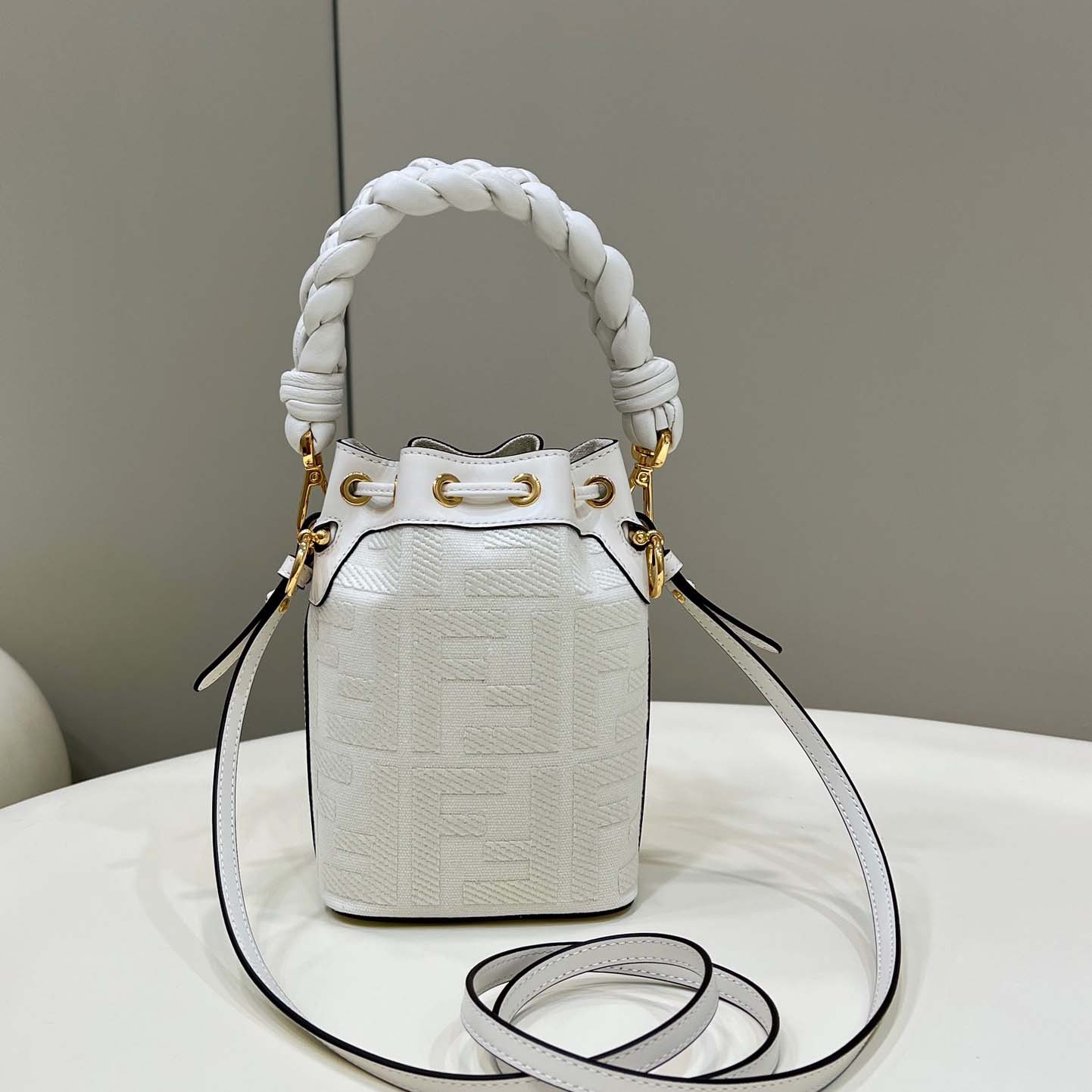 Fendi Mon Tresor Leather White  12×18×10cm - DesignerGu