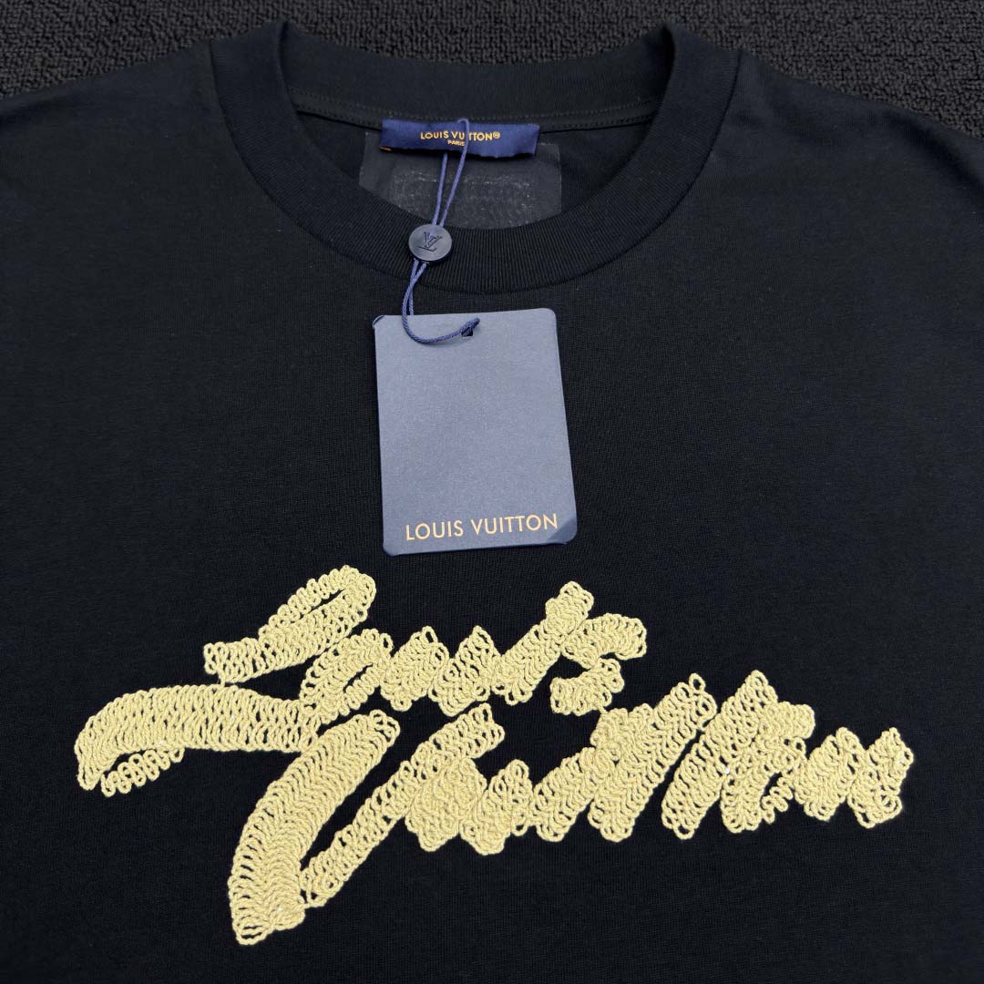 Louis Vuitton Embroidered Signature T-Shirt   1AHW92 - DesignerGu