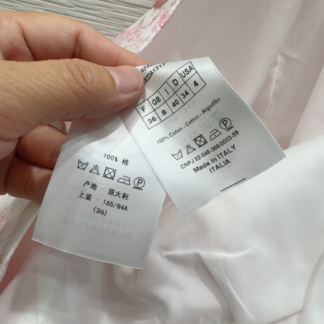 Dior Women's Shorts - DesignerGu