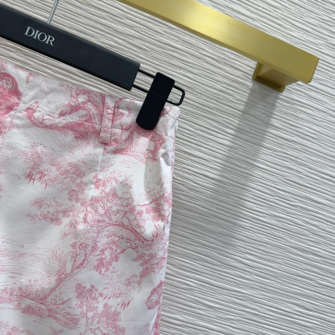 Dior Women's Shorts - DesignerGu