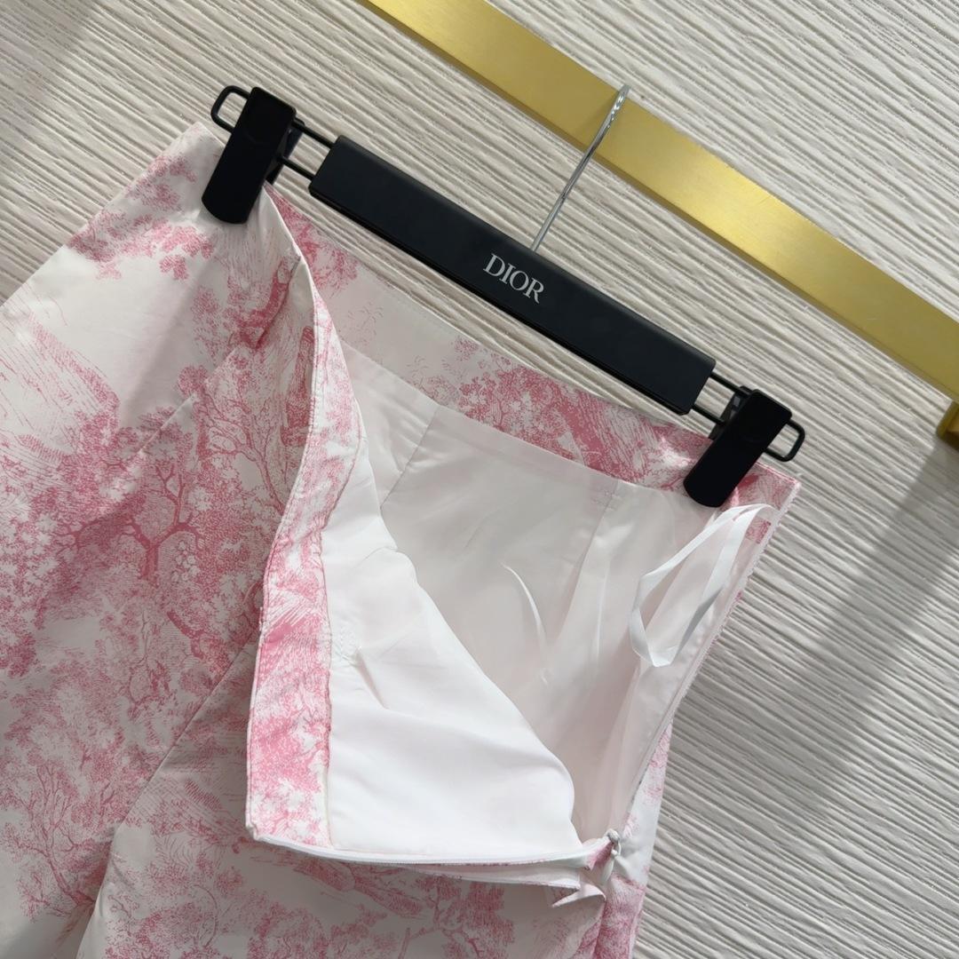 Dior Women's Shorts - DesignerGu