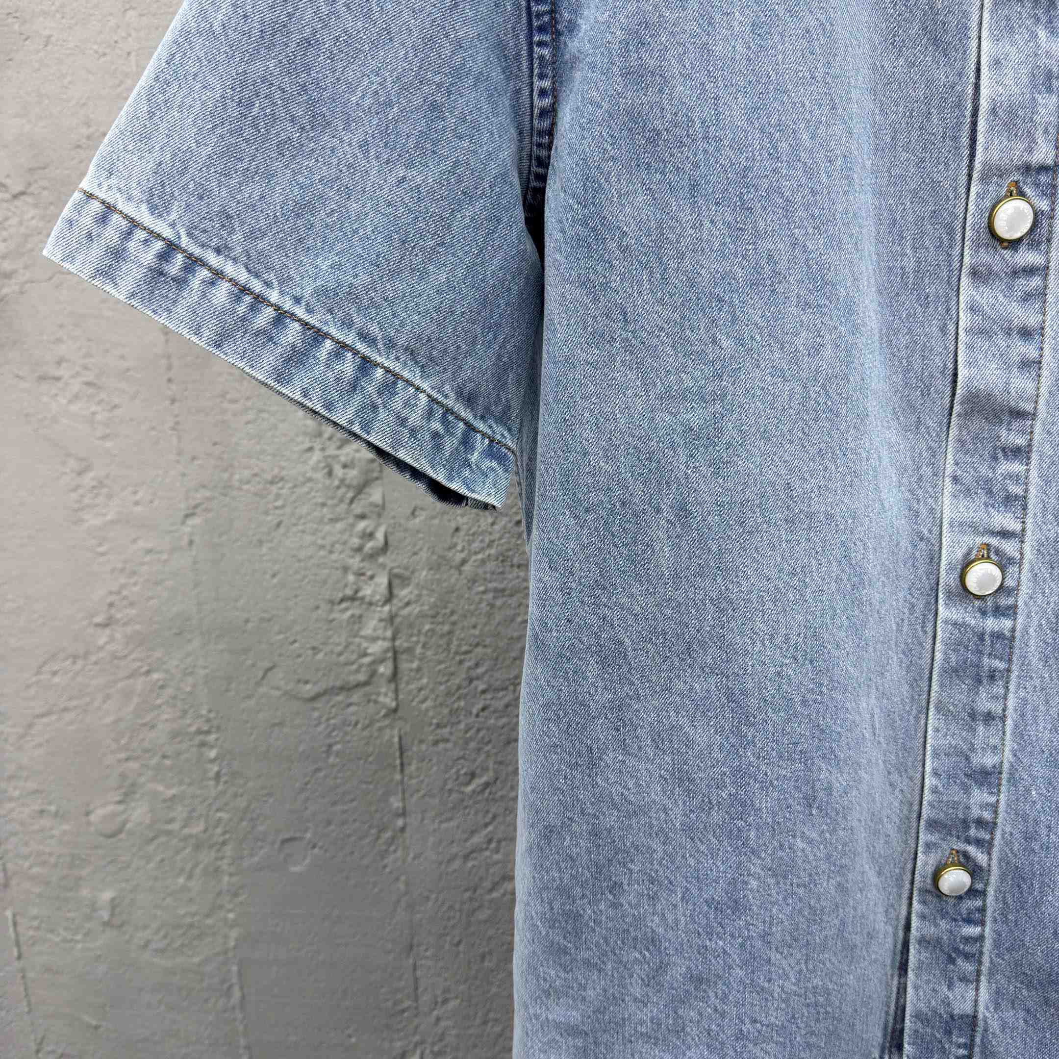 Louis Vuitton Short-Sleeved Denim Shirt  1AGJOP - DesignerGu