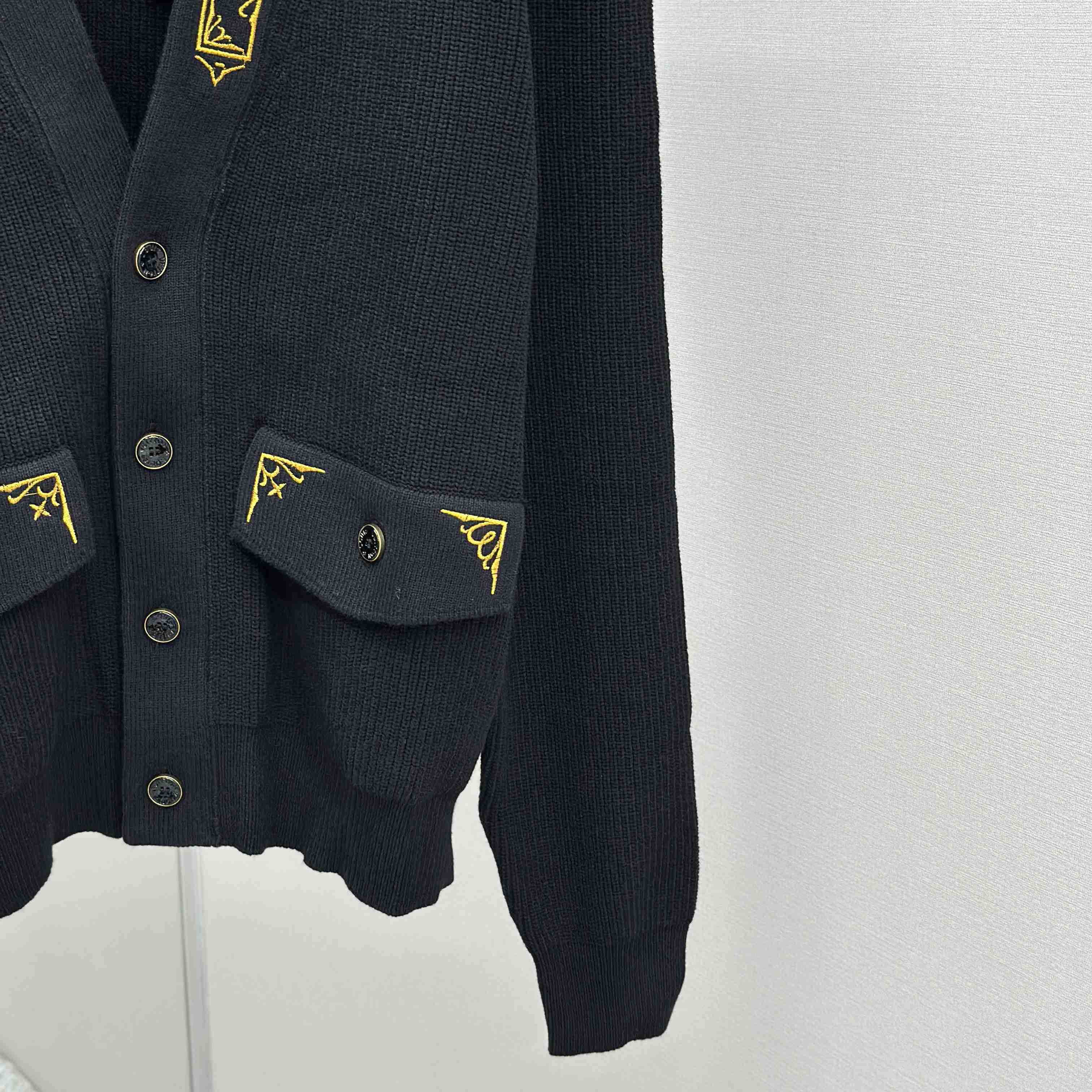 Louis Vuitton Embroidered Signature Cardigan   1AHVMY - DesignerGu